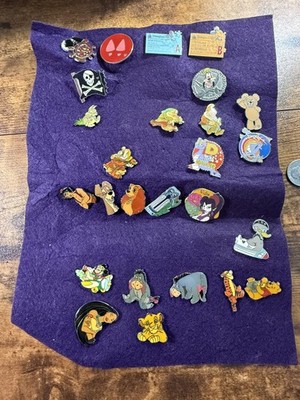 26 Vtg Walt Disney and otr Pins Disney Characters Ect Nice Lot of Pins 