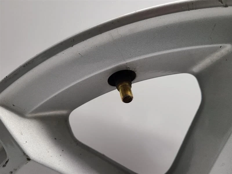 Roda de alumínio 13-17 GMC ACADIA VIN J 11º dígito limitada 18x7 1/2 6 raios   - Imagem 3 de 4