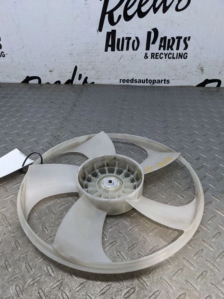 Hoja del ventilador de refrigeración del radiador Scion FR-S 2013-2017 OEM FRS BRZ 13-17 1176471 Foto 3 de 4