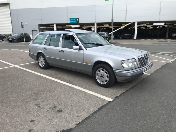 eBay - Mercedes Estate E220 1995 massiv...