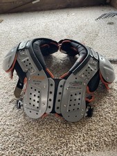 Schutt Varsity XV HD Football Shoulder Pads Medium 17-18 All Purpose Black Orang