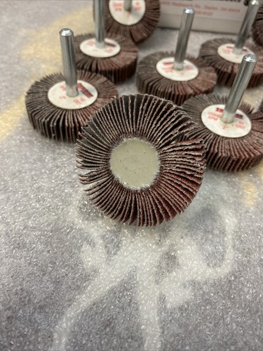 BOX OF 10 Superior 10118 Flap Wheel Mounted 2" x 1/2" x 1/4 P60 AO - Picture 4 of 6