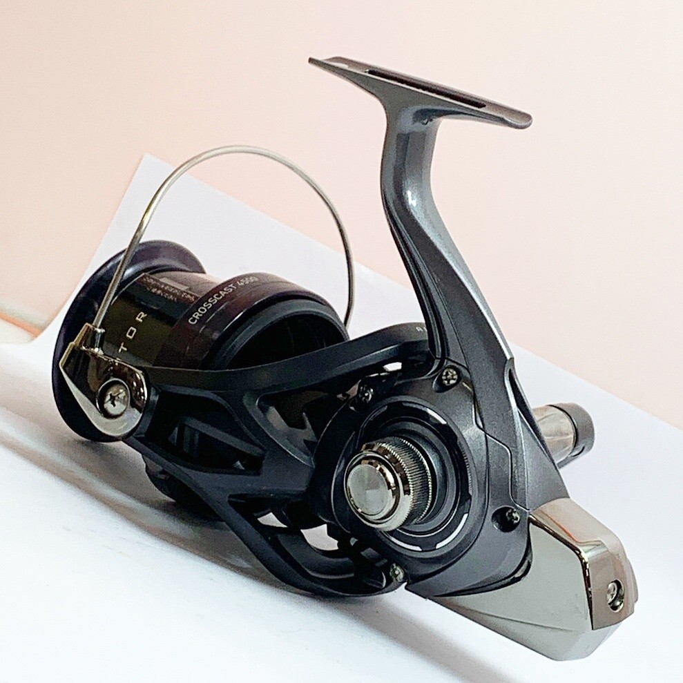 リール daiwa   CROSSCAST4500 Daiwa 17 Crosscast 4500 Spinning Reel 059661 from Japan USED