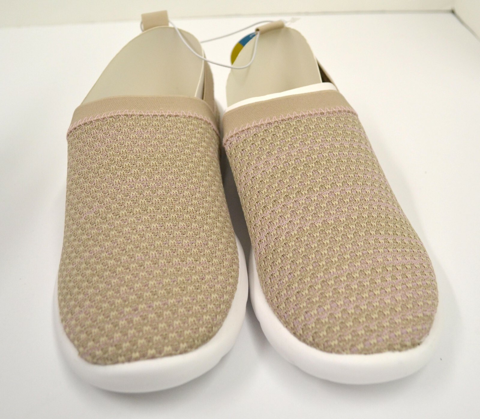 Isotoner Zenz Indoor/outdoor Slippers Women's sz 10 Sand Elastic slip