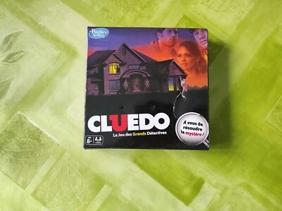 Jeu d'enquêtes policières et d'énigmes Cluedo hasbro gaming - Photo 1/4