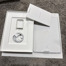 Apple iPad 9 2021 10.2" 64GB Silver WiFi and Smart Keyboard