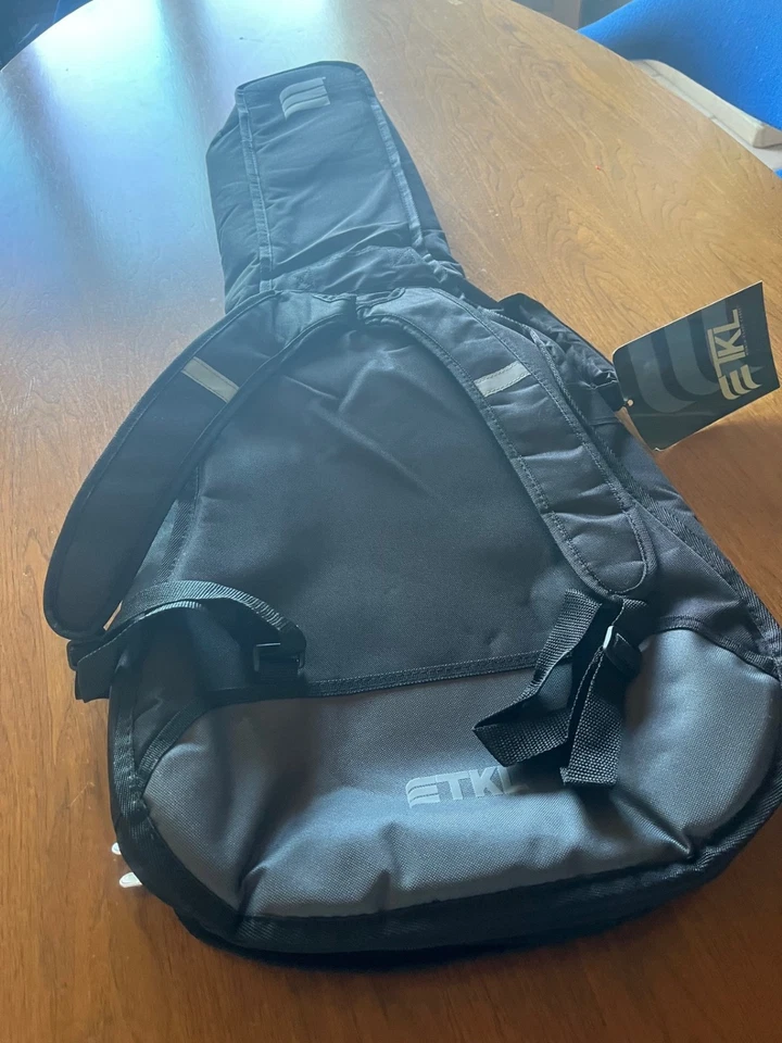 TKL Cinturón Negro Tradicional OM / 000 Estuche Suave Foto 3 de 3