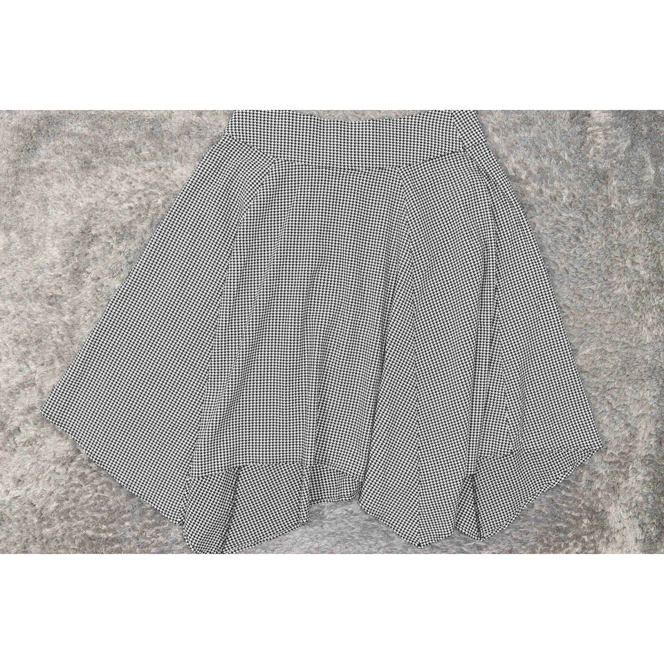 Falda acampanada asimétrica geométrica negra Lane Bryant Plus 18/20 rayón Foto 3 de 4