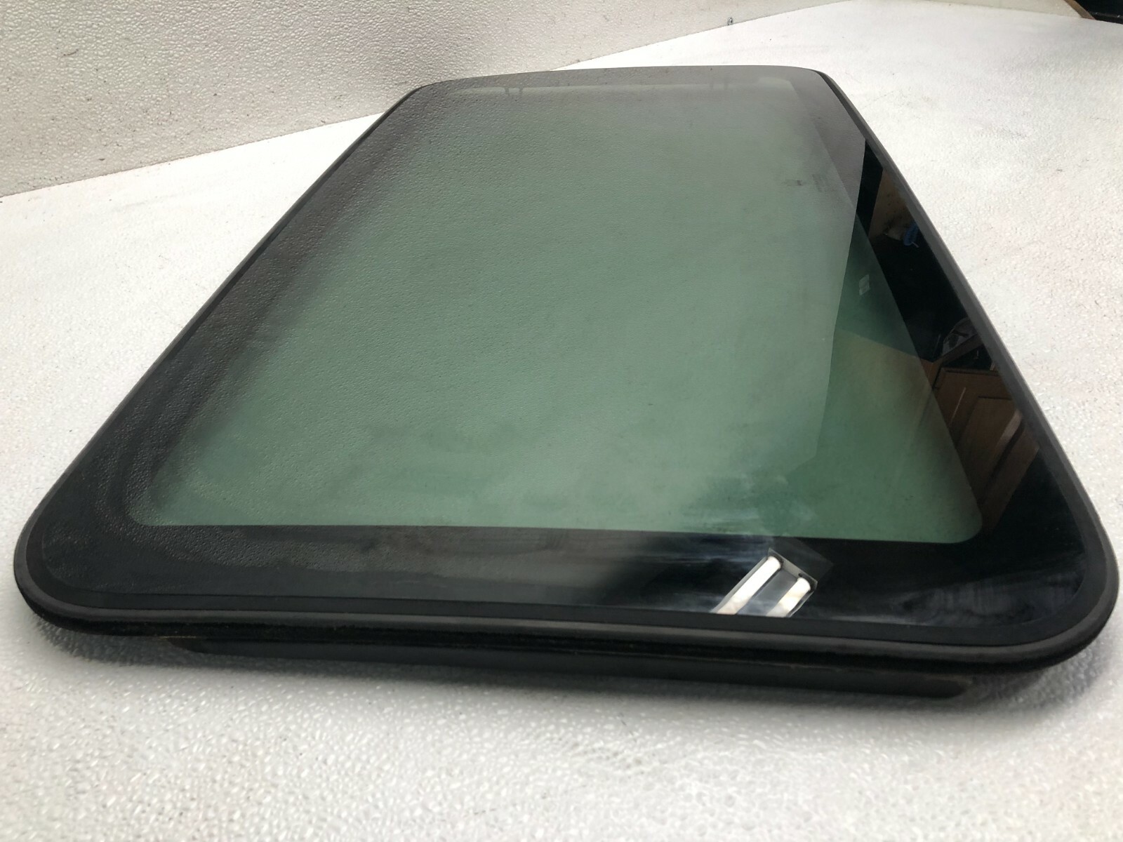 2003-2008 MASERATI QUATTROPORTE M139 SUN ROOF MOON ROOF WINDOW GLASS 529 OEM