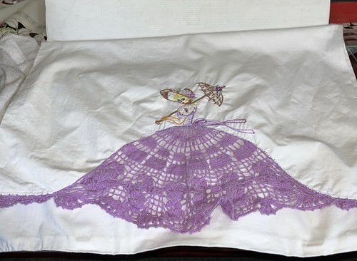 Vintage Embroidered & Crocheted Pillowcase Embellished Edge - Picture 5 of 6