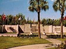Court of Flags Lake Wales Florida Vintage Postcard Unposted