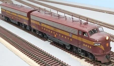 Walthers 920-49540 HO PRR EMD FP7 Diesel Locomotive - Standard DC EFP-15 #9833A
