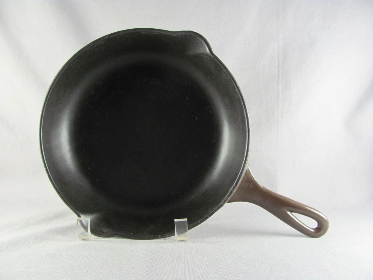 Brown Le Creuset #30 Enameled Cast Iron Skillet Pan Double Pour Spout w/ Lid