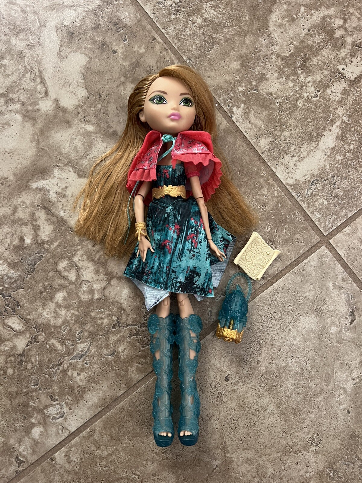 EVER AFTER HIGH THROUGH THE WOODS ASHLYNN ELLA NIB RARE