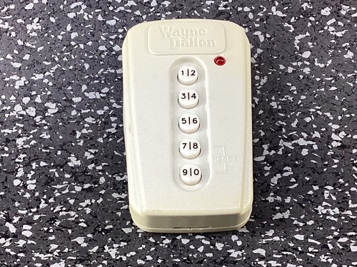 Wayne Dalton Wireless Keyless Entry System Model 3966 Wall Control - 第 1/3 張圖片