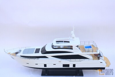 PRINCESS SUPERYACHTS 30M Modellyacht, Princess 30M - Farbe Weiß Schwarz