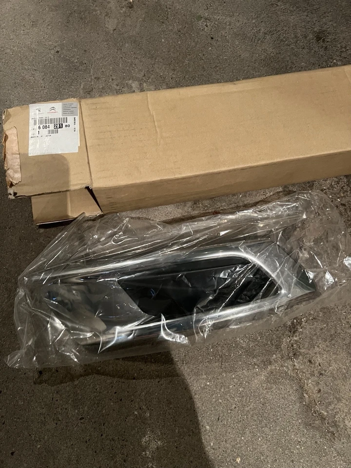 Original Peugeot 5008 Chrom Stoßstangen Zierleiste Blende rechts NEU 1608428180 - Bild 1 von 3