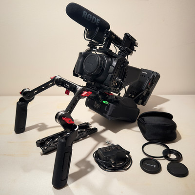MINT Blackmagic Pocket Cinema Camera 4K Kit - Cage, Shoulder Mount, Mic + More!
