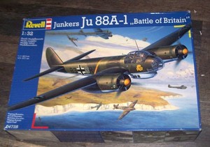 1/32 REVELL WW2 GERMAN JUNKERS JU88A-1 BOMBER AIRCRAFT