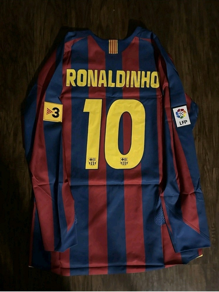 Nike Ronaldinho FC Barcelona 2005/06 Reissue Long Sleeve Jersey