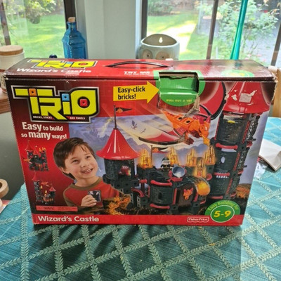Fisher-Price TRIO Wizard's Castle Easy-Click Incomplete 97pcs  Age 5-9 V7920.