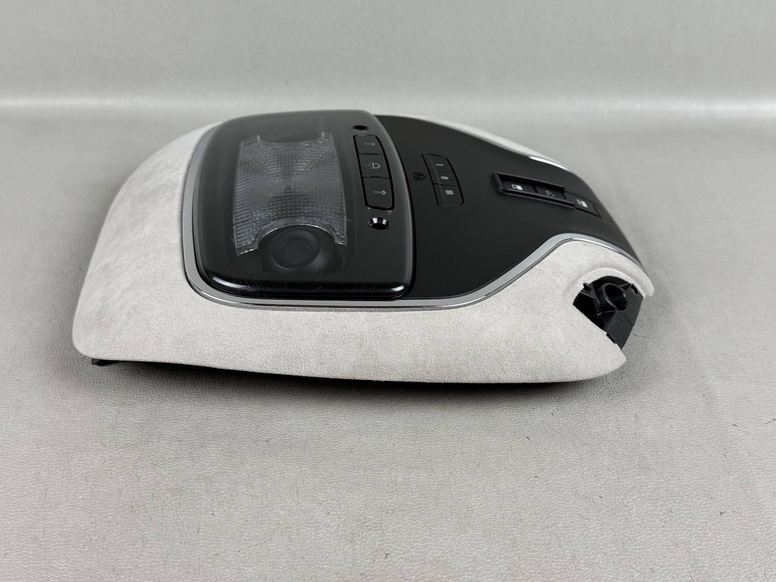 New! 2014-2017 Maserati Ghibli Front Roof Dome Light Housing OEM (# 670024717)