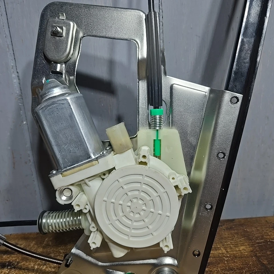 Front Left Driver Power Window Regulator w/Motor for BMW E39 525i 528i 530i 540i - Image 3 of 4