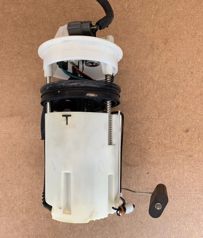 Bomba de combustible Nissan Altima 2002 2003 2004 3,5 L 17040-8J105 OEM Foto 3 de 4