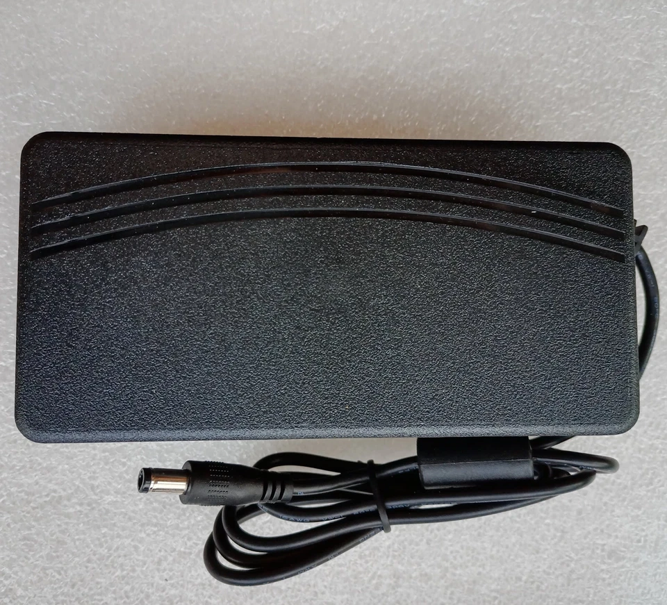 New Original AOC 20V 4.5A AC Adapter for AOC ADPC2090 5.5mm*2.5mm Gaming Monitor - Image 2 of 4