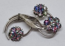 Pretty Vintage Iris Glass Flower Silver Tone Brooch.