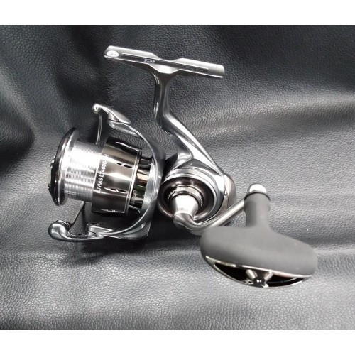 ２４ＬＵＶＩＡＳ　ＬＴ４０００－ＸＨ Daiwa 24 LUVIAS LT4000-XH Spinning Reel New in Box from JPN
