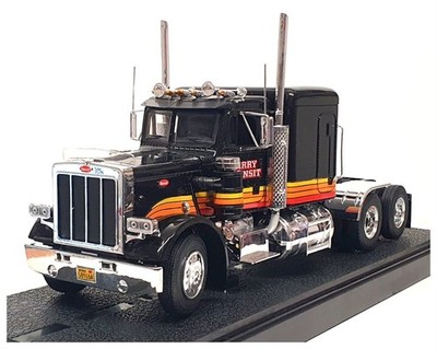 Revell 1/24 Scale 08891 - Peterbilt 359 Truck - Black