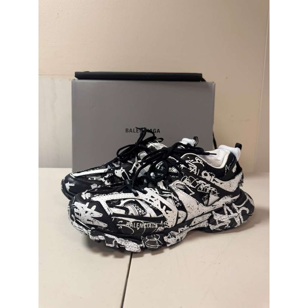 Balenciaga Graffiti DirtyTrack Sneakers in Black/White BNWB 40 image 2