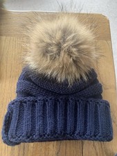 Ladies Navy Bobble Hat with Detachable Bobble. Excellent Condition