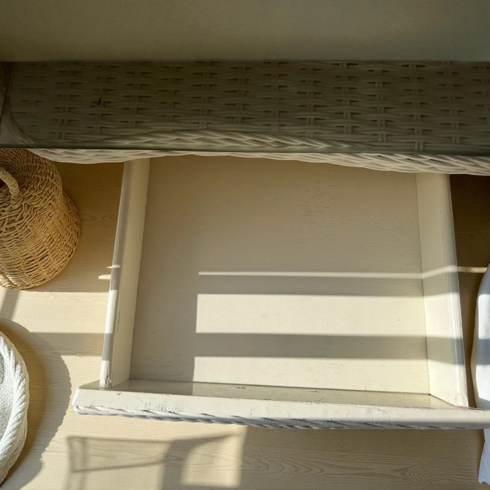 Escritorio de mimbre blanco vintage Pier 1 importaciones colección Jamaica estación de trabajo retro Foto 3 de 4