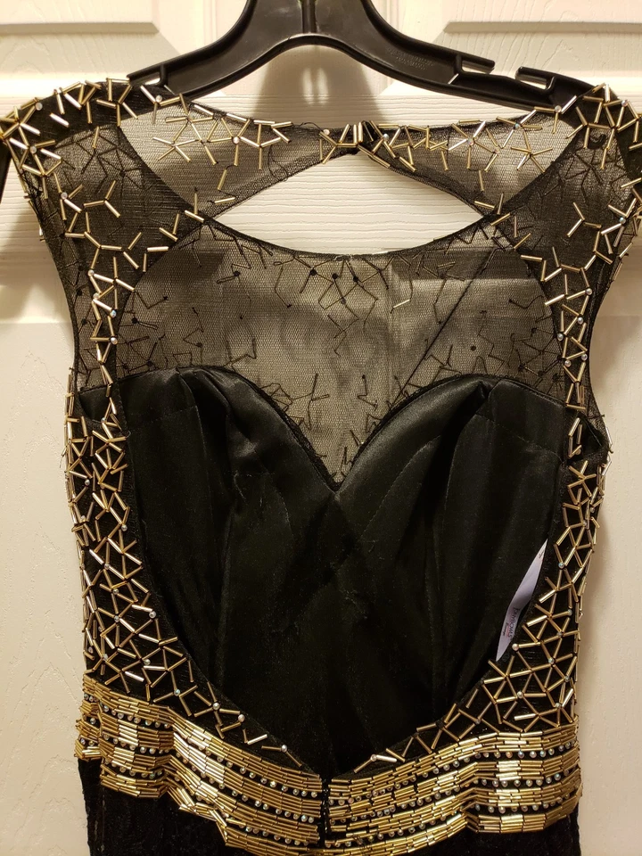 Vestido largo completo Tony Bowls talla 4 graduación/regreso a casa/formal negro y dorado Foto 3 de 4