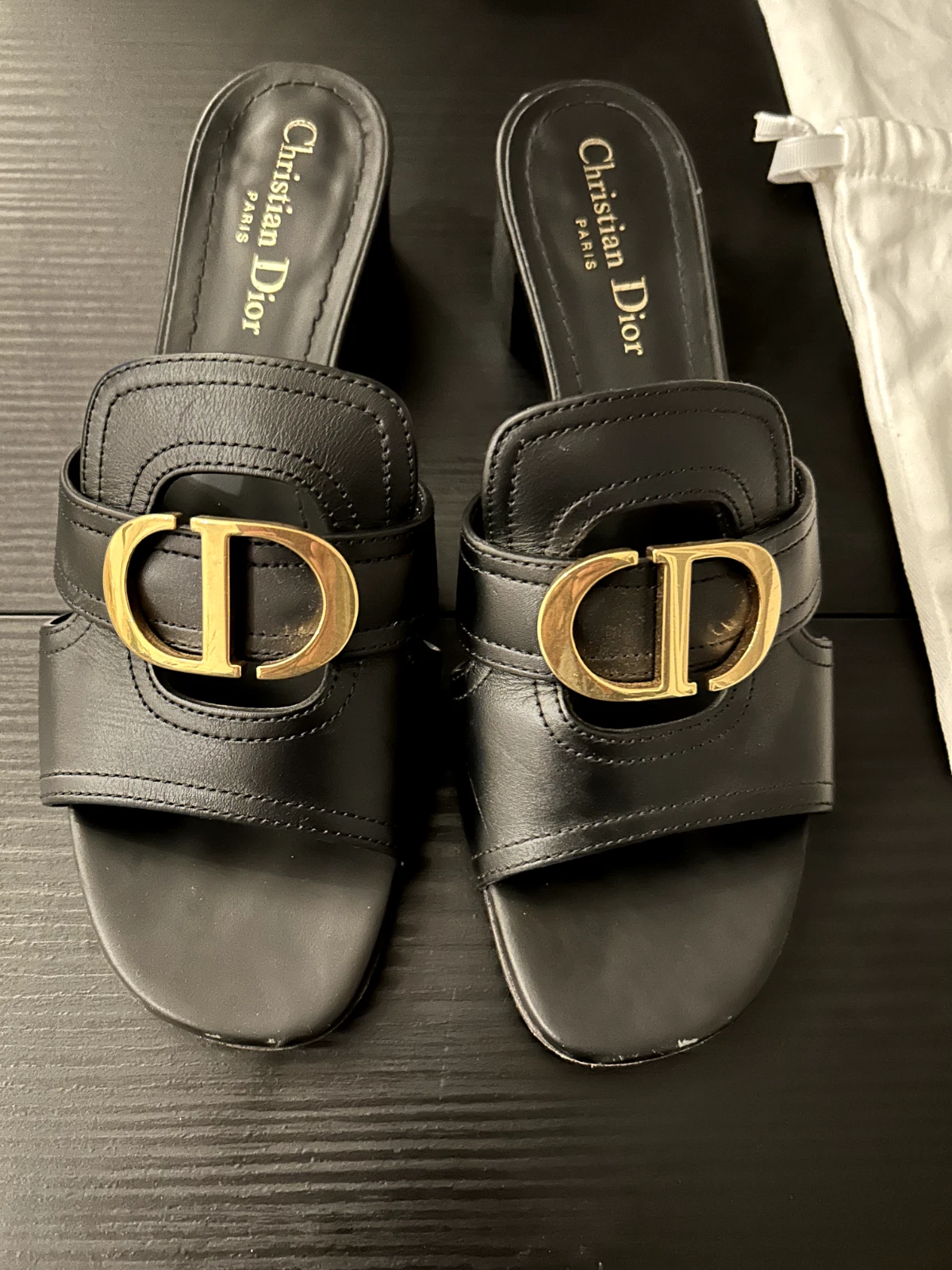 CHRISTIAN DIOR 30 MONTAIGNE SLIDES À TALONS en veau noir à enfiler taille 38,5