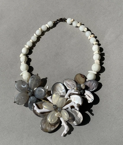 Vintage Artisan MOP Baroque Pearl Milk Glass Lucite 3D Floral Pansy Bib Necklace