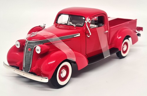 Signature 1/18 Studebaker Coupe Express Pick Up Red '37 Diecast Scale Model Car - Picture 3 of 7