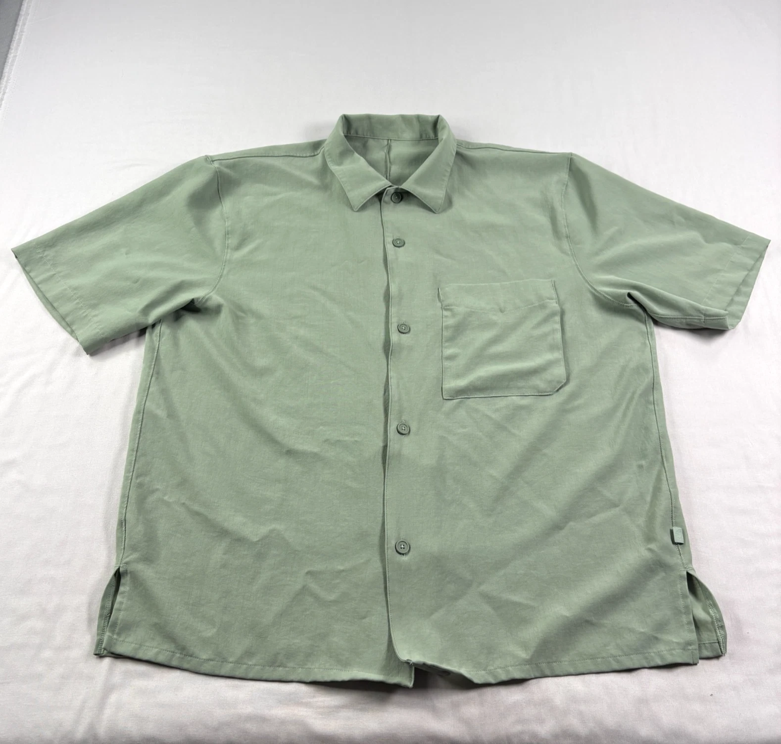 Lululemon Shirt Mens Large Green Button Up Lightweight Athleisure Camp
Opens in a new window or tab