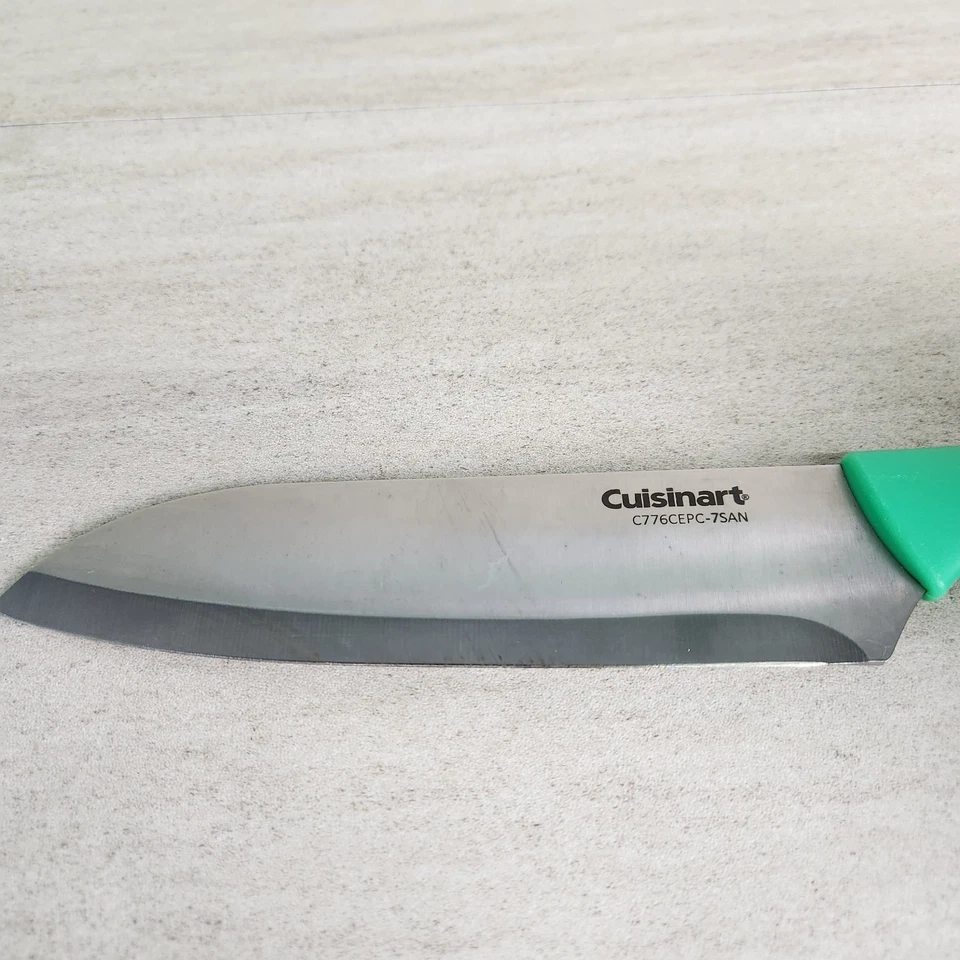 Juego de cuchillos de color Cuisinart - 3 cuchillos con fundas, Santoku, utilitario, pelar Foto 3 de 4