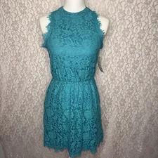 NWT Signature Studio Turquoise Floral Lace Lined Sleeveless Shift Dress SZ Small