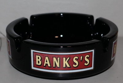 VINTAGE BANK'S BITTERSCHWARZ ASCHENBECHER DURCHMESSER 41/4 ZOLL (11 CM) 2 VERFÜGBAR
