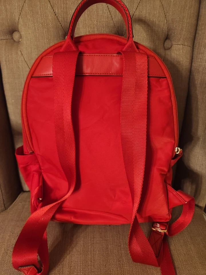Mochila Tory Burch pequeña de nailon roja Foto 2 de 3