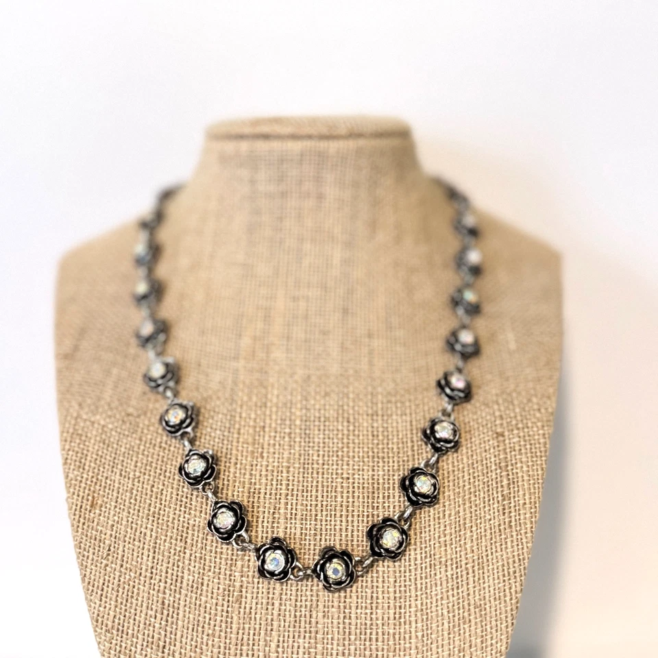 Collar Vintage Premier Designs Primrose Aurora Boreal Estrás Tono Plata Foto 2 de 4