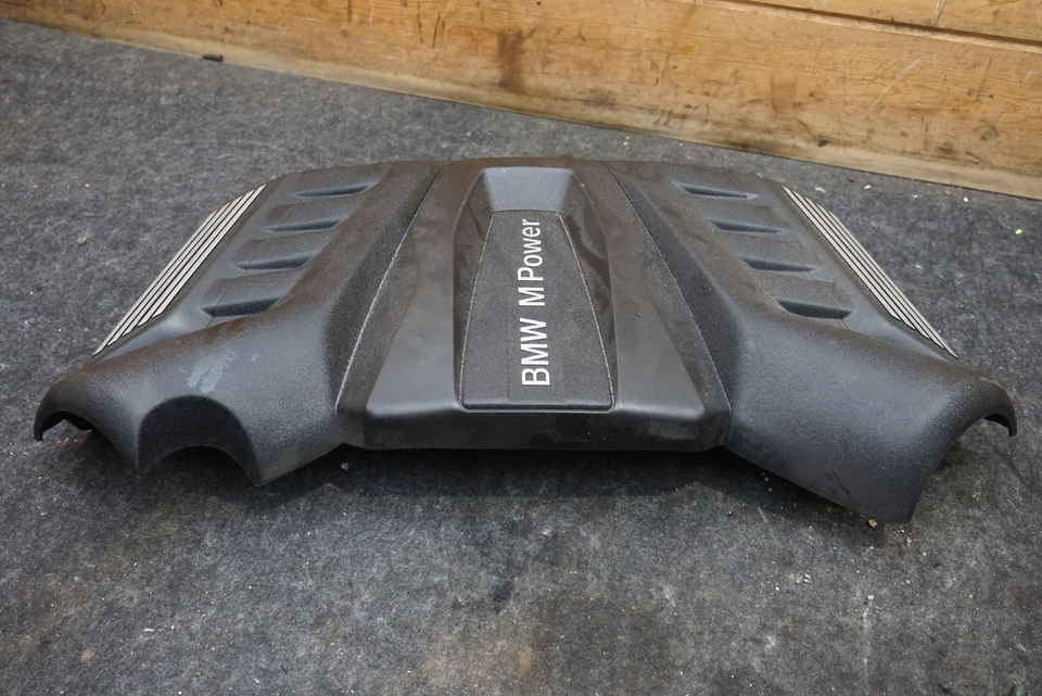 Panel de ajuste de cubierta de motor M Power OEM 11668605976 BMW S63 X5M X6M 2015-18 Foto 3 de 4