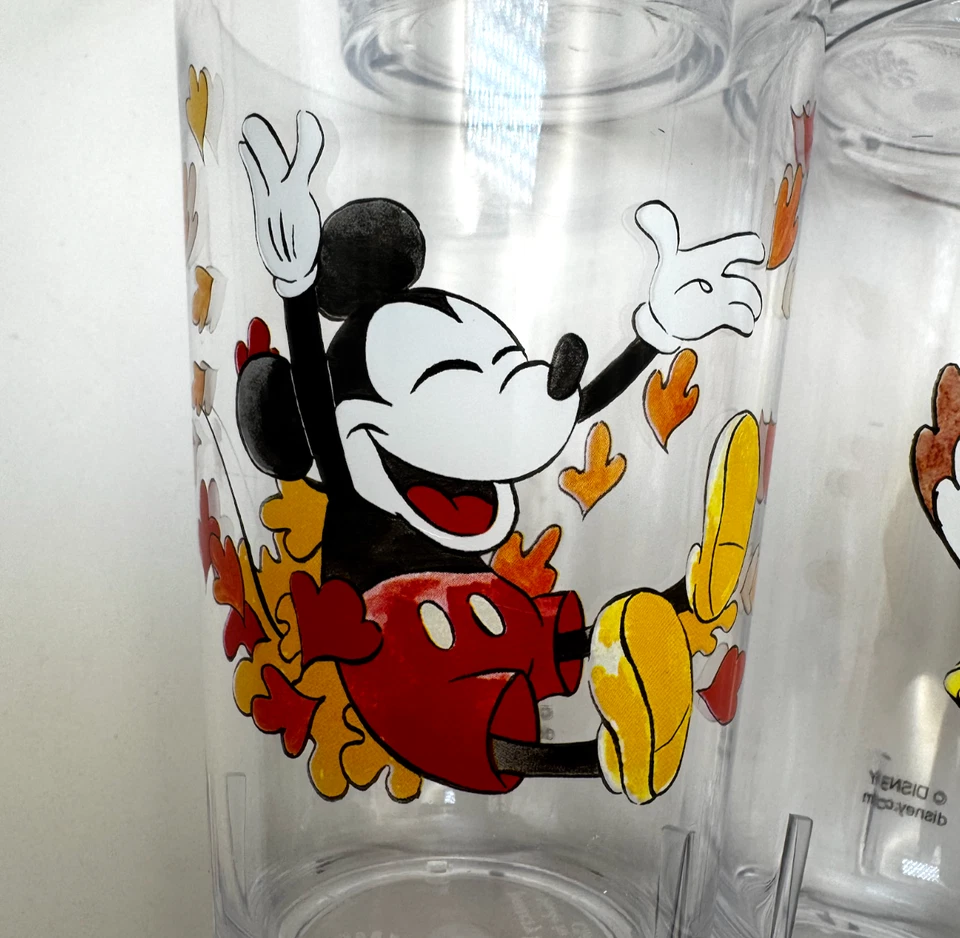 ¡Tazas de Acción de Gracias Disney Pottery Barn para niños con Mickey Mouse y Minnie Mouse! Foto 4 de 4