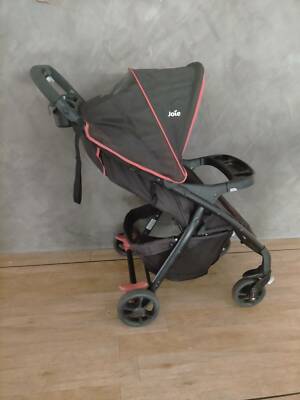 baby capsule and pram combo