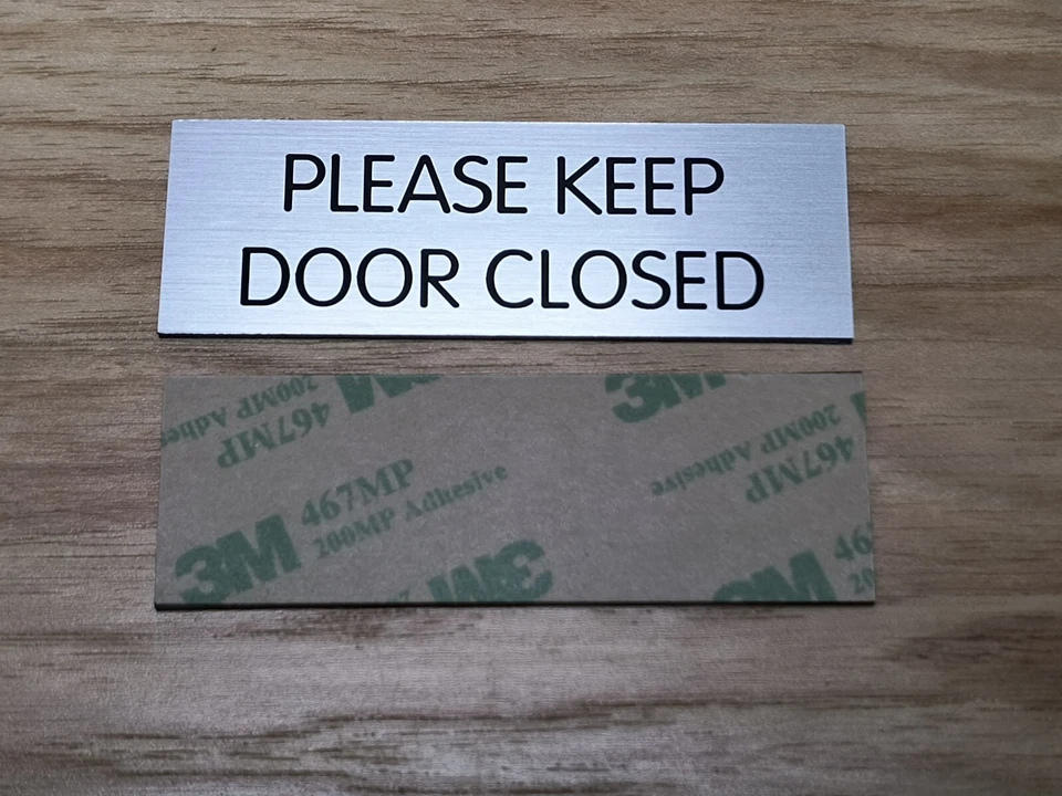 Placa Grabada Personalizada de 1x3 Pulgadas con Adhesivo Acabado Oro Plata Cobre o Bronce Foto 3 de 4