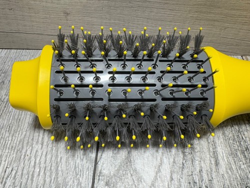 Cepillo redondo Drybar usado amarillo - Imagen 4 de 12